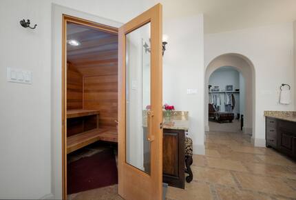 Lake Travis Luxury Estate with Panoramic Views - Volente, Texas