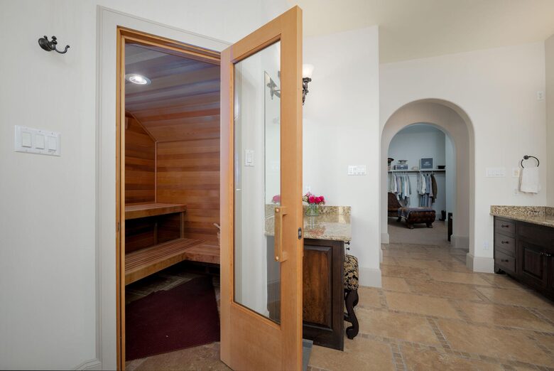 Lake Travis Luxury Estate with Panoramic Views - Volente, Texas