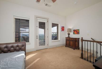 Lake Travis Luxury Estate with Panoramic Views - Volente, Texas