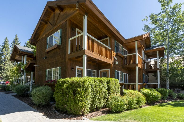 Lake Tahoe Hideaway Steps from the Shoreline - Tahoe Vista, California