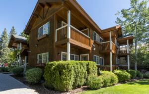 Lake Tahoe Hideaway Steps from the Shoreline - Tahoe Vista, California