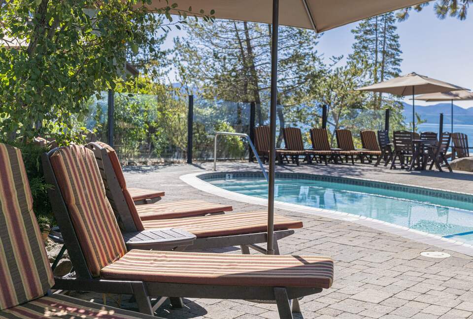 Lake Tahoe Hideaway Steps from the Shoreline - Tahoe Vista, California