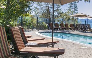 Lake Tahoe Hideaway Steps from the Shoreline - Tahoe Vista, California