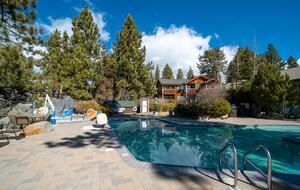 Lake Tahoe Hideaway Steps from the Shoreline - Tahoe Vista, California