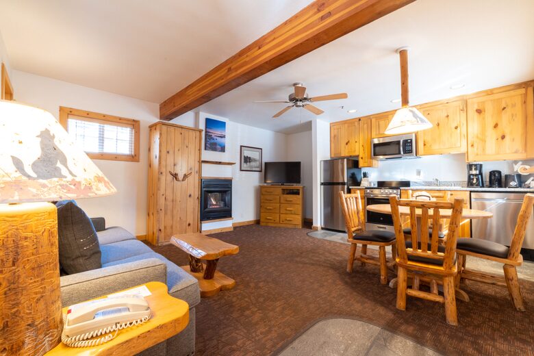 Lake Tahoe Hideaway Steps from the Shoreline - Tahoe Vista, California