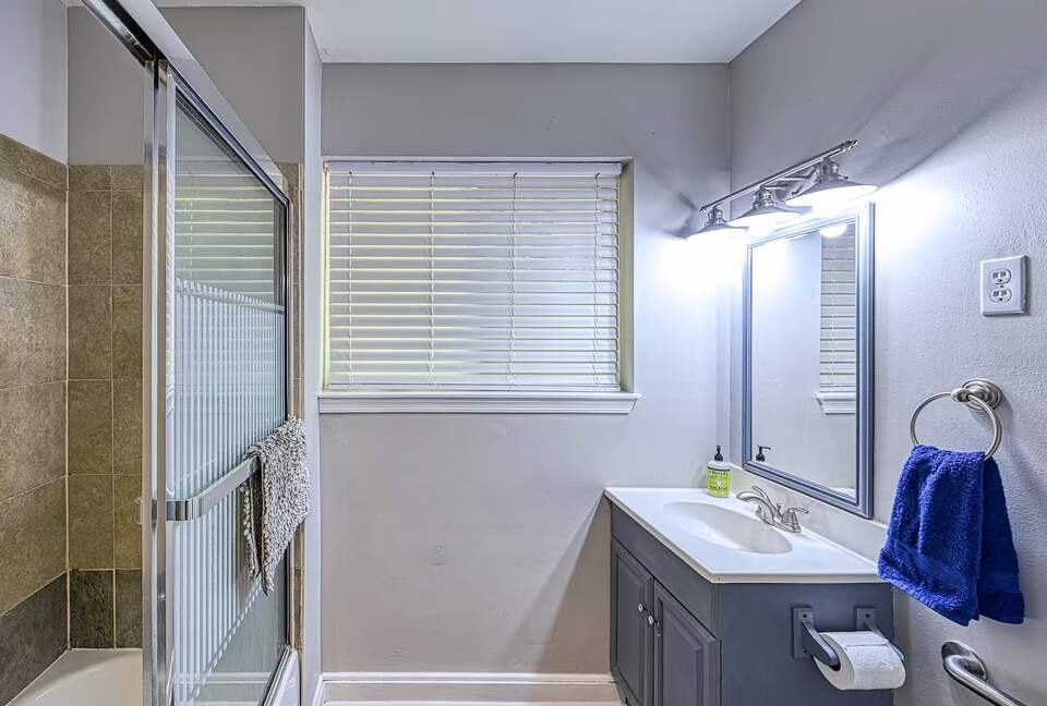 Lake Anna Cabin with Private Dock & Views - Mineral, Virginia