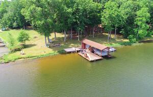 Lake Anna Cabin with Private Dock & Views - Mineral, Virginia