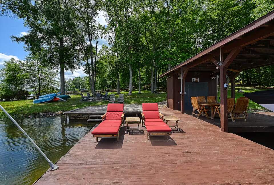 Lake Anna Cabin with Private Dock & Views - Mineral, Virginia