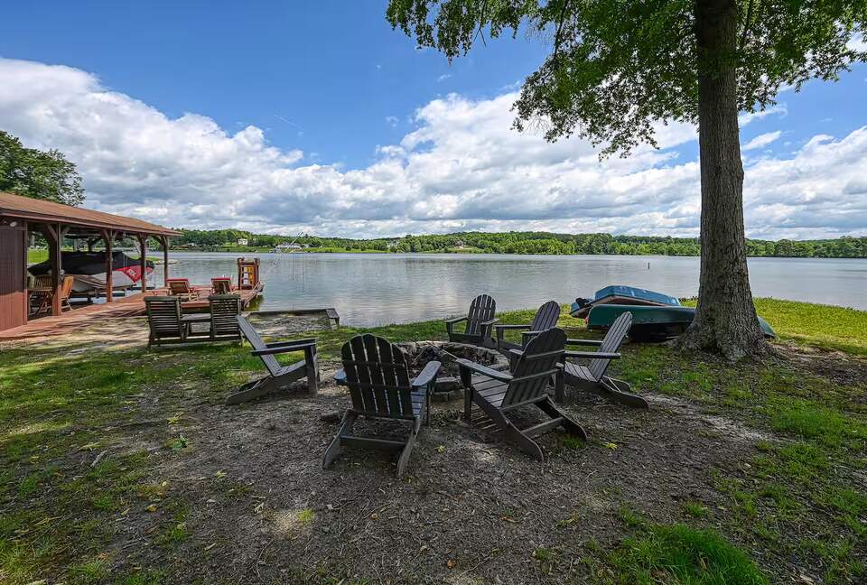 Lake Anna Cabin with Private Dock & Views - Mineral, Virginia