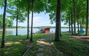 Lake Anna Cabin with Private Dock & Views - Mineral, Virginia