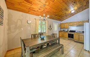 Lake Anna Cabin with Private Dock & Views - Mineral, Virginia