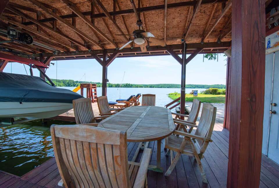 Lake Anna Cabin with Private Dock & Views - Mineral, Virginia