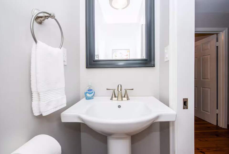 Lake Anna Cabin with Private Dock & Views - Mineral, Virginia