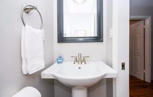 Lake Anna Cabin with Private Dock & Views - Mineral, Virginia