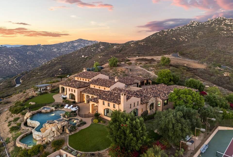 Sunset Point Splendor | Mountain, City & Ocean Vistas - Poway, California