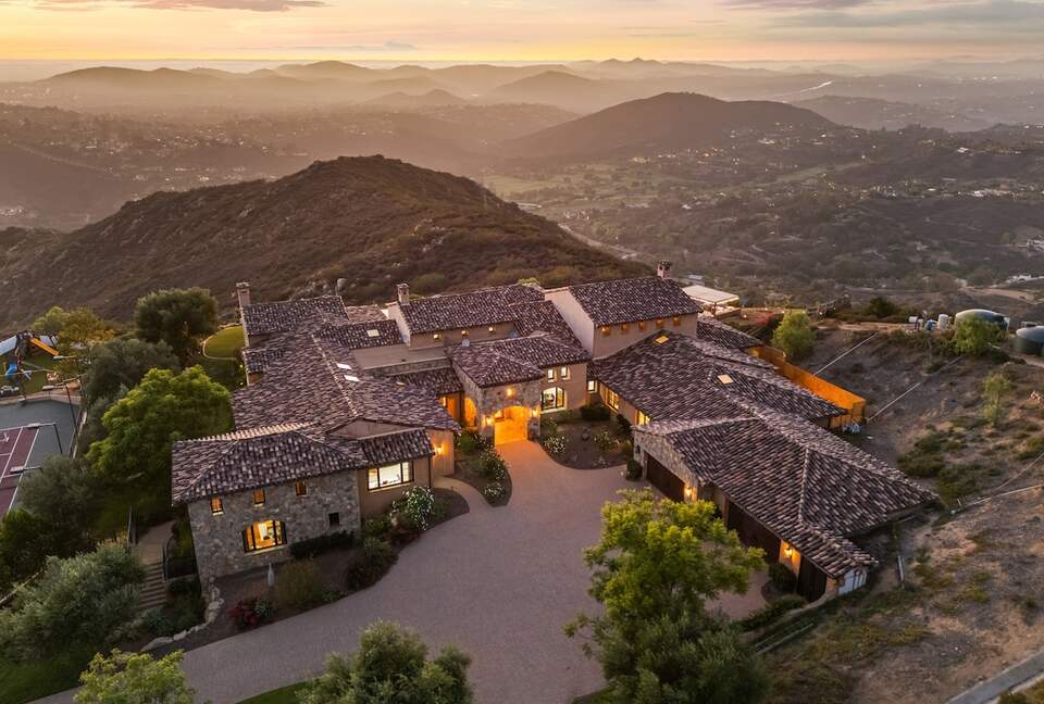 Sunset Point Splendor | Mountain, City & Ocean Vistas - Poway, California