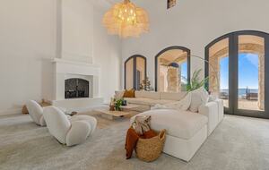 Sunset Point Splendor | Mountain, City & Ocean Vistas