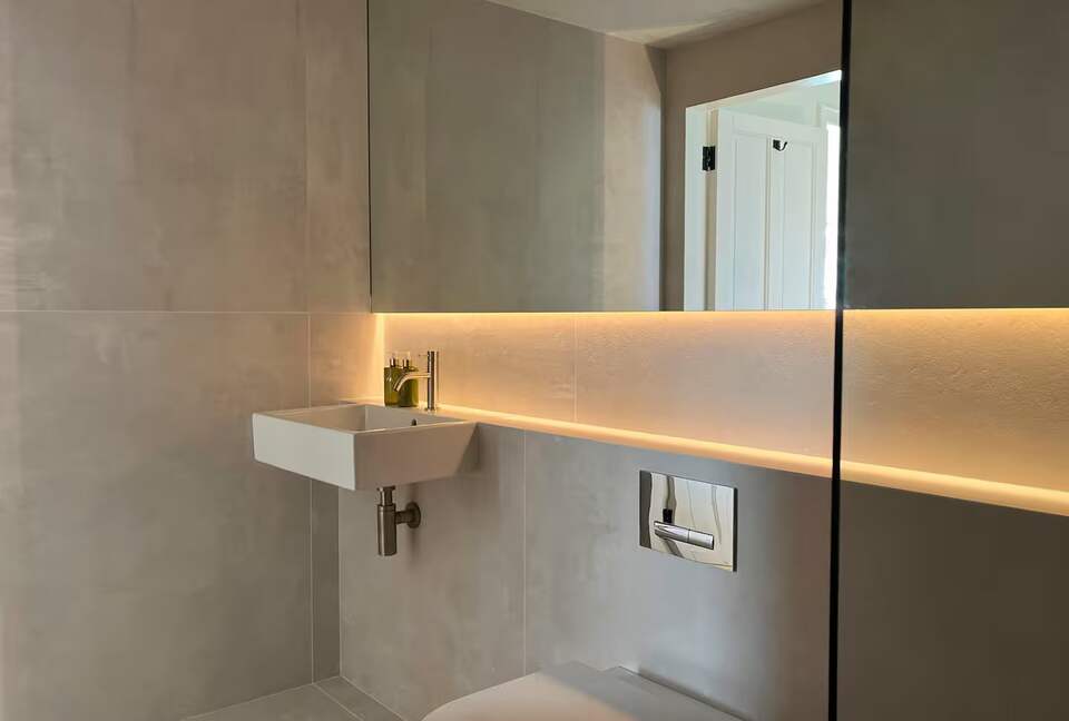 Refined Coastal Cottage Near the Cliffs of Moher - Lough South, Ireland