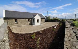 Refined Coastal Cottage Near the Cliffs of Moher - Lough South, Ireland