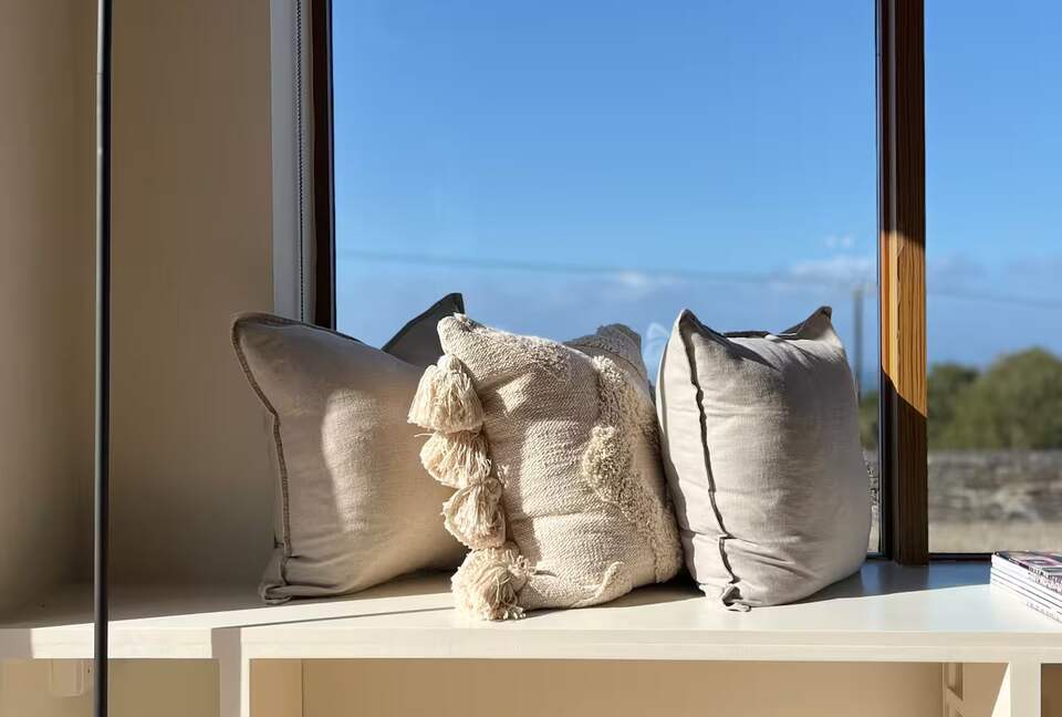 Refined Coastal Cottage Near the Cliffs of Moher - Lough South, Ireland