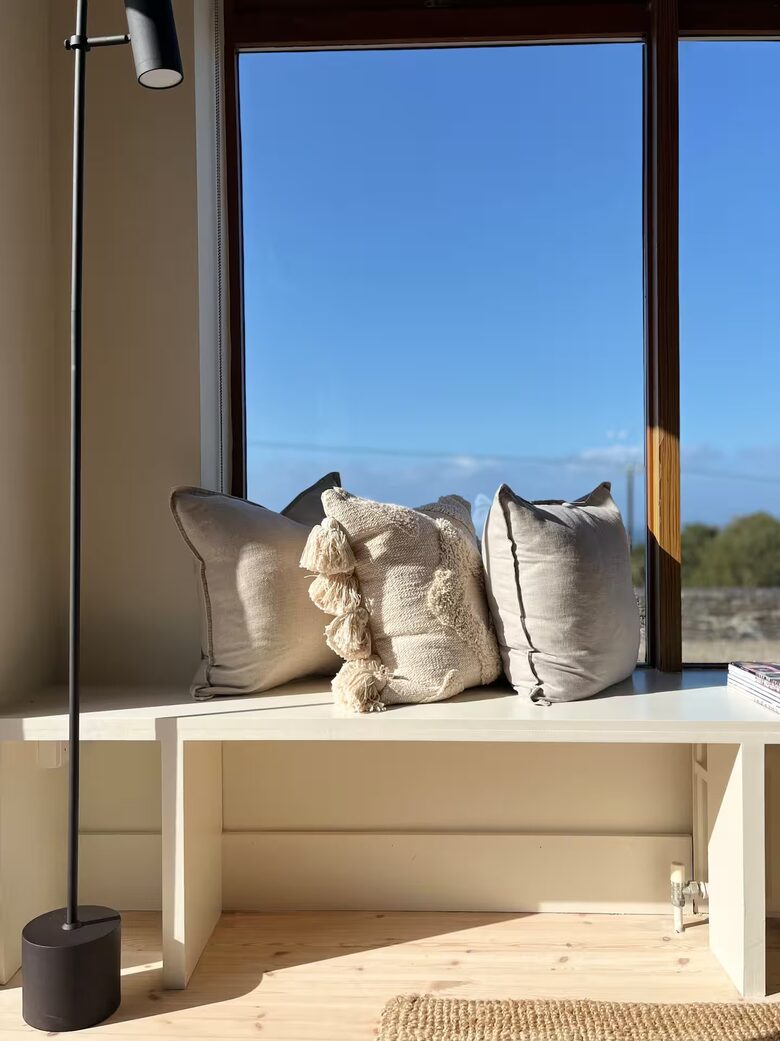 Refined Coastal Cottage Near the Cliffs of Moher - Lough South, Ireland