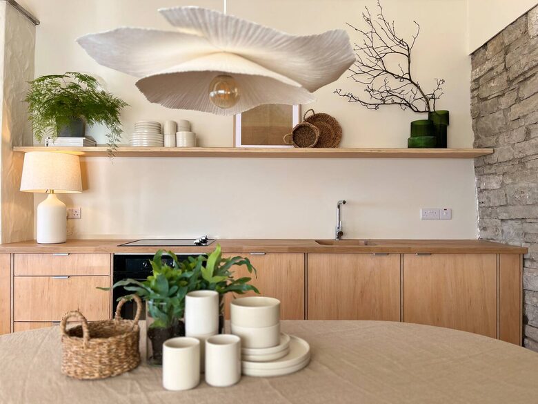 Refined Coastal Cottage Near the Cliffs of Moher - Lough South, Ireland