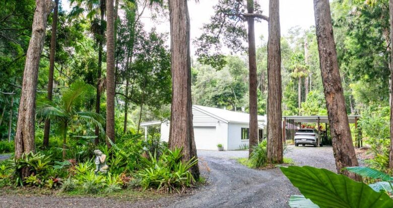 Stylish Queensland Hideaway near Noosa Beaches - Tinbeerwah, Australia