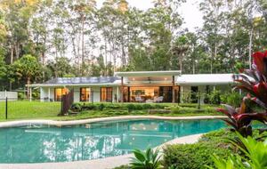 Stylish Queensland Hideaway near Noosa Beaches - Tinbeerwah, Australia