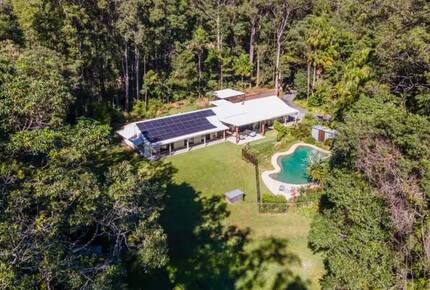 Stylish Queensland Hideaway near Noosa Beaches - Tinbeerwah, Australia