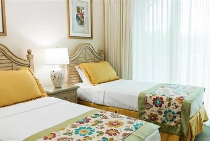 Tranquil Oceanfront Island Escape with Resort Amenities - Sanibel Island, Florida