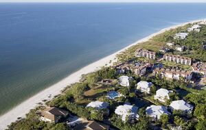 Tranquil Oceanfront Island Escape with Resort Amenities - Sanibel Island, Florida