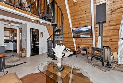 Peaceful Mountain A-Frame Escape Near Bear Lake - Big Bear Lake, California