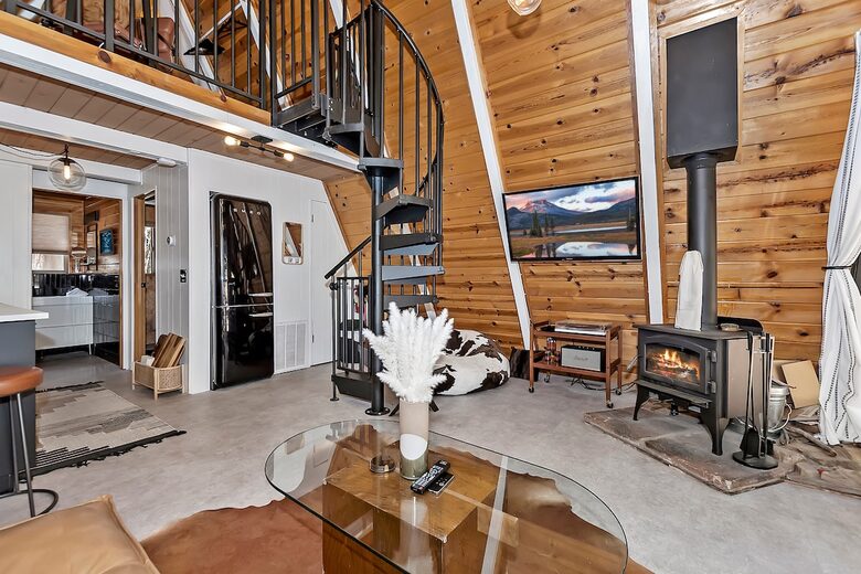 Peaceful Mountain A-Frame Escape Near Bear Lake - Big Bear Lake, California