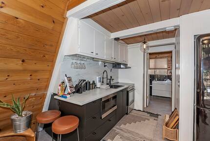 Peaceful Mountain A-Frame Escape Near Bear Lake - Big Bear Lake, California