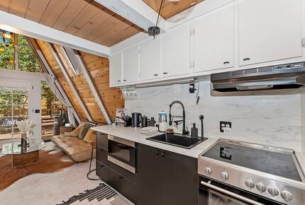 Peaceful Mountain A-Frame Escape Near Bear Lake - Big Bear Lake, California