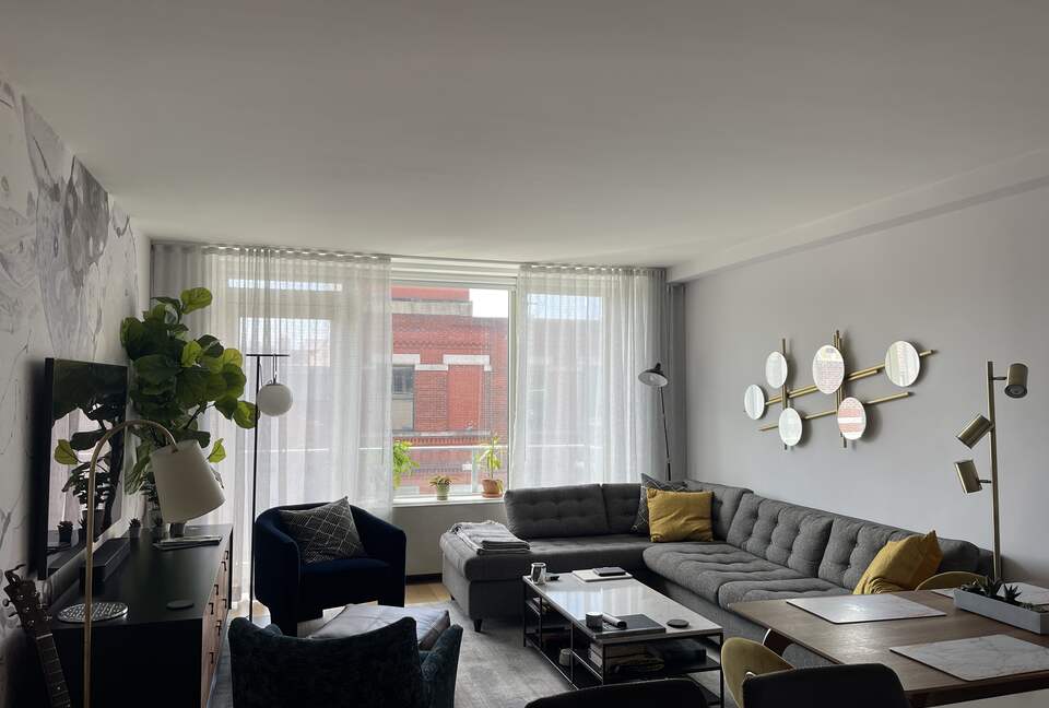 Modern Manhattan Retreat in the Heart of The East Village - New York, New York