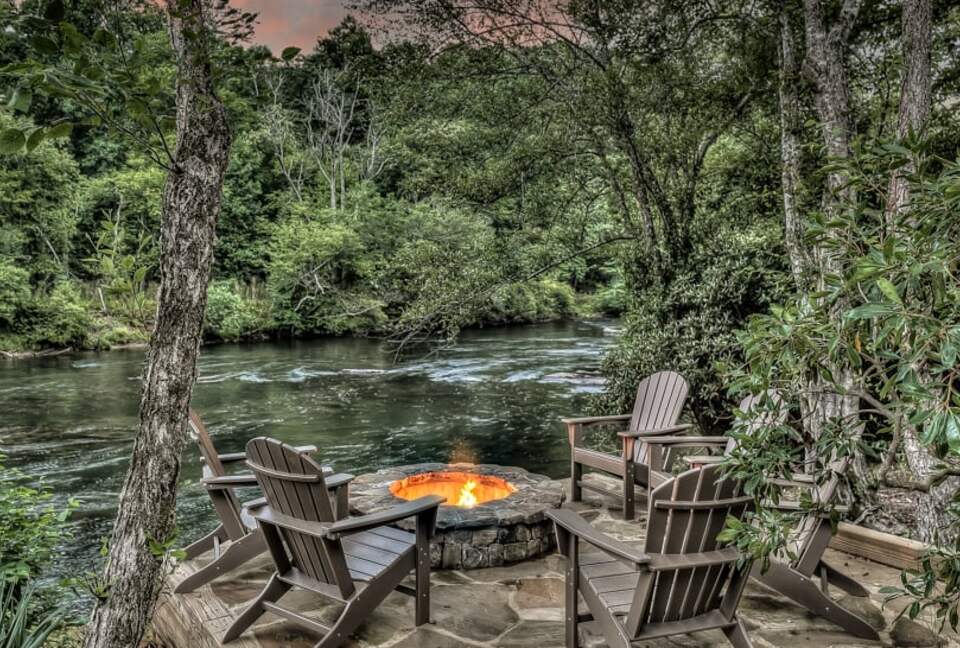 Luxury Riverfront Escape in the Blue Ridge Mountains - Mineral Bluff, Georgia