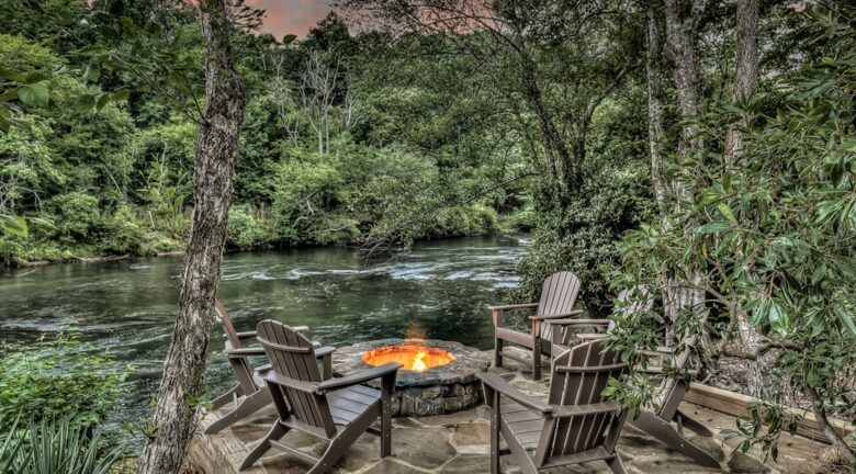 Luxury Riverfront Escape in the Blue Ridge Mountains - Mineral Bluff, Georgia