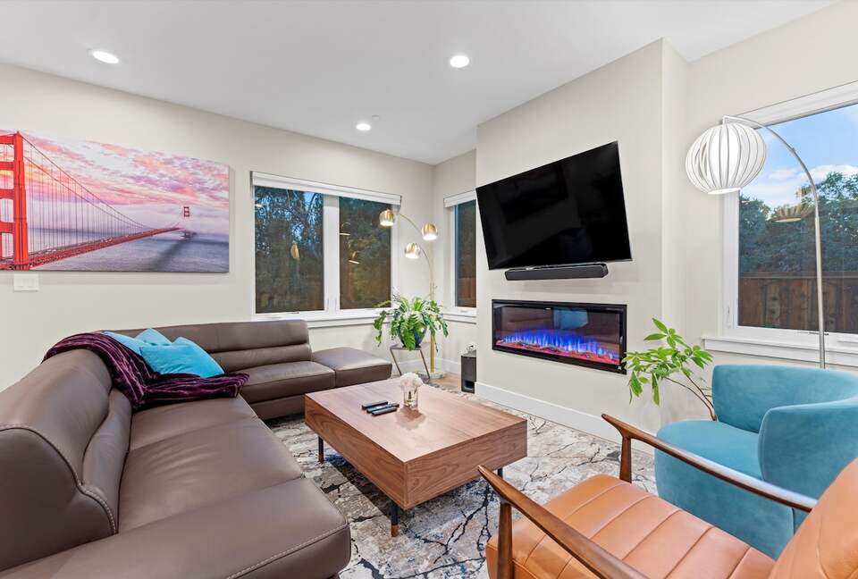 Elegant 5-Bedroom Home near Tech Hubs and Wine Country - San Jose, California