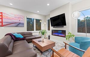 Elegant 5-Bedroom Home near Tech Hubs and Wine Country - San Jose, California