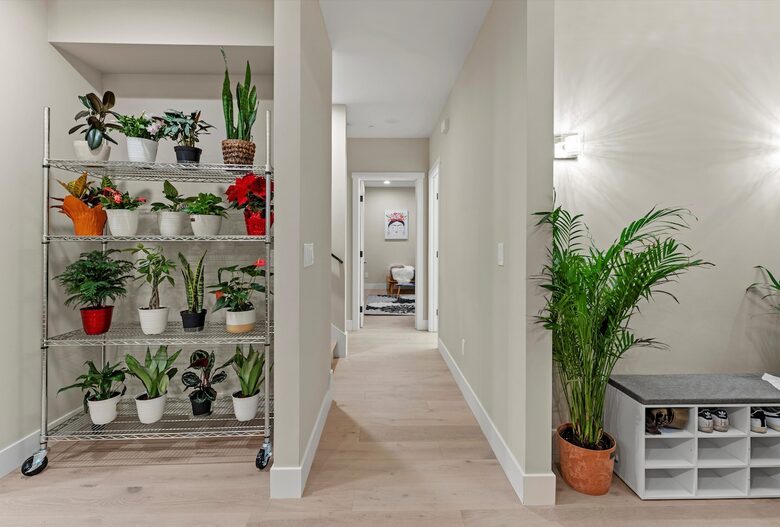 Elegant 5-Bedroom Home near Tech Hubs and Wine Country - San Jose, California