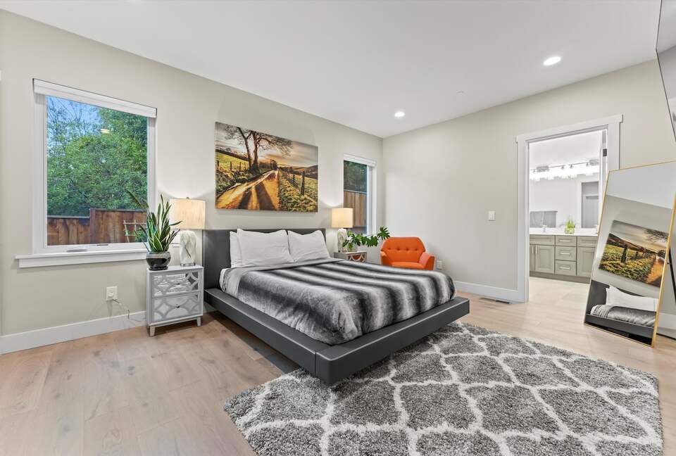 Elegant 5-Bedroom Home near Tech Hubs and Wine Country - San Jose, California