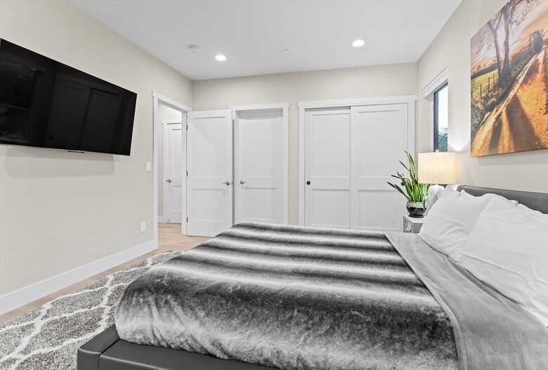 Elegant 5-Bedroom Home near Tech Hubs and Wine Country - San Jose, California