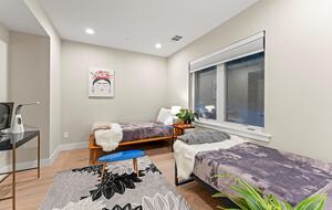 Elegant 5-Bedroom Home near Tech Hubs and Wine Country - San Jose, California