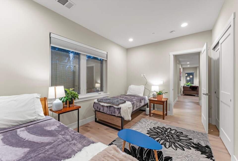 Elegant 5-Bedroom Home near Tech Hubs and Wine Country - San Jose, California