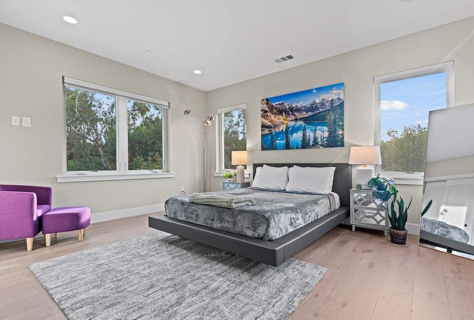 Elegant 5-Bedroom Home near Tech Hubs and Wine Country - San Jose, California