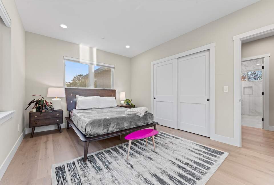 Elegant 5-Bedroom Home near Tech Hubs and Wine Country - San Jose, California