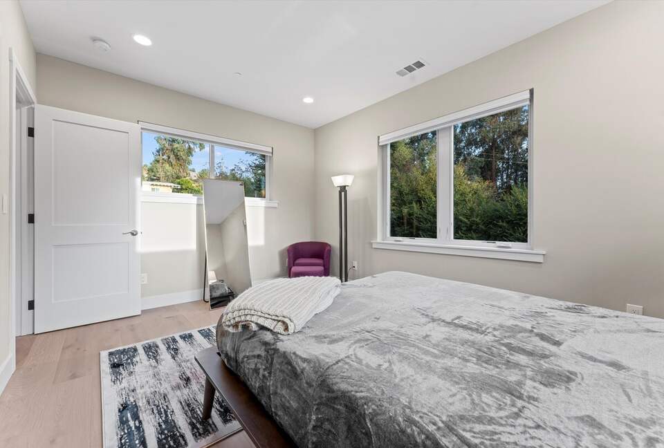 Elegant 5-Bedroom Home near Tech Hubs and Wine Country - San Jose, California