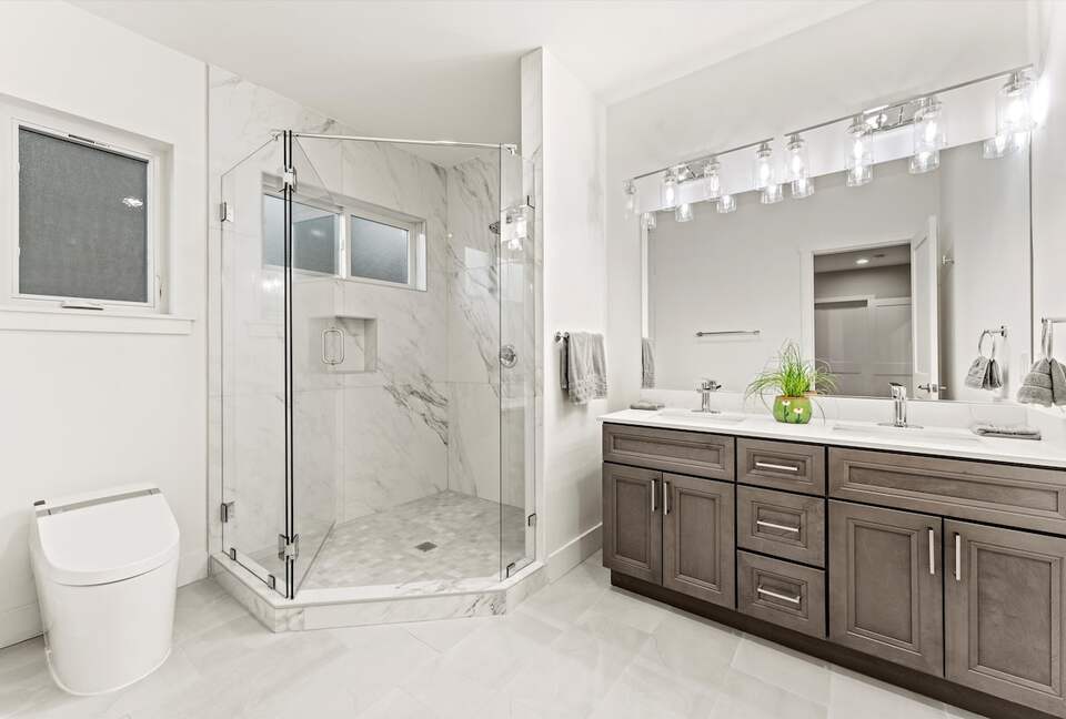 Elegant 5-Bedroom Home near Tech Hubs and Wine Country - San Jose, California