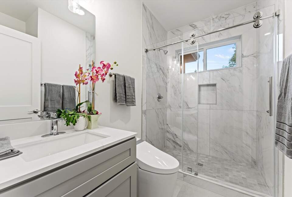 Elegant 5-Bedroom Home near Tech Hubs and Wine Country - San Jose, California